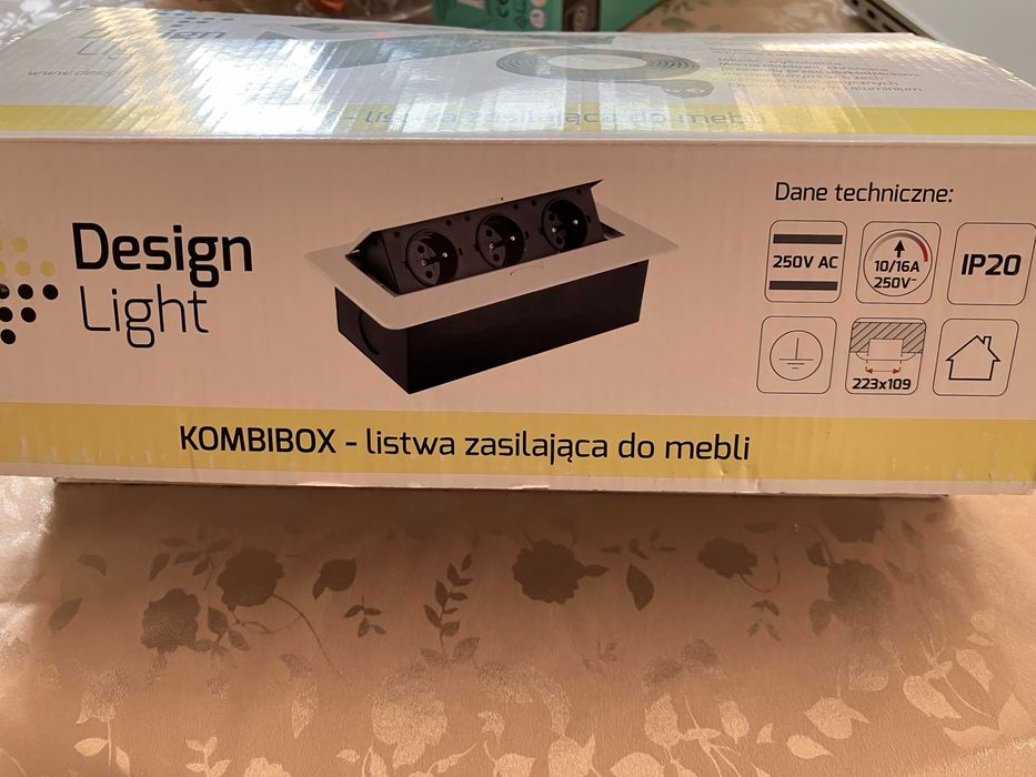 Nowa listwa zasilająca do mebli czarna