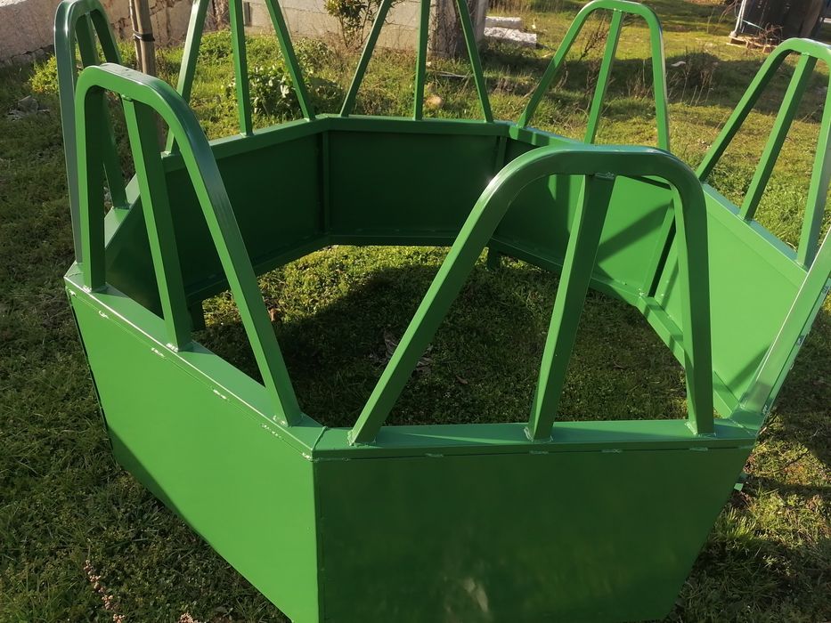 Comedouro para vacas ou cavalos