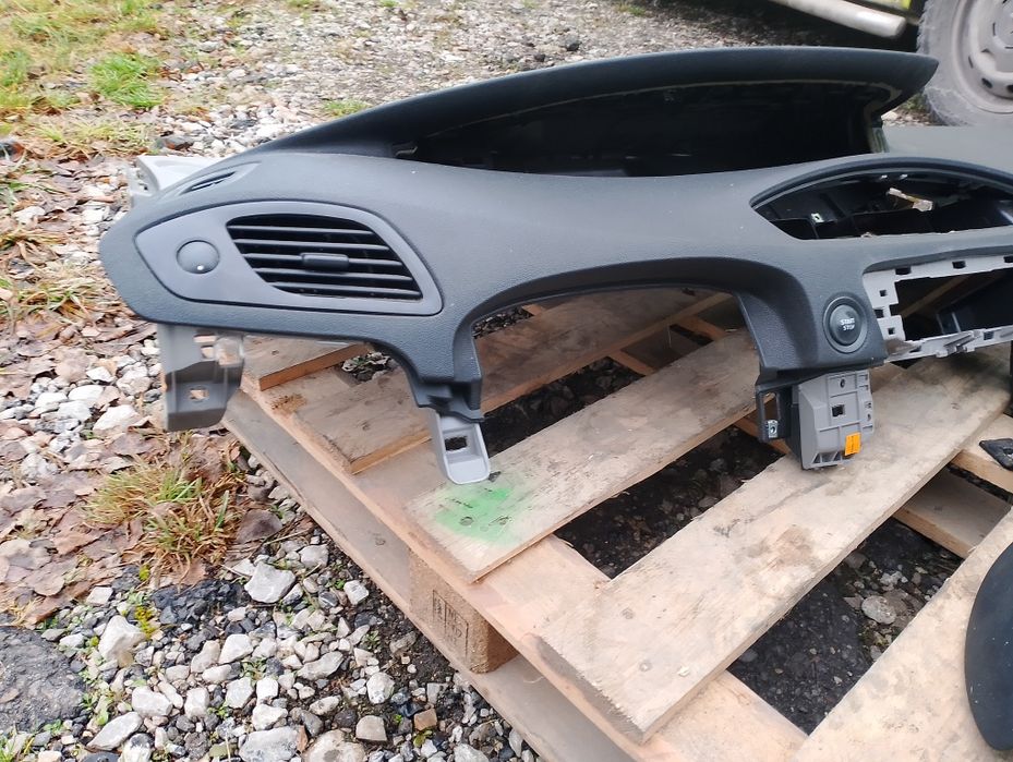 Deska rozdzielcza Scenic 3 pasy białe z wersji BOSE kokpit poduszka