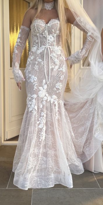 Laurelle suknia ślub Venice koronka francuska welon katedralny choker