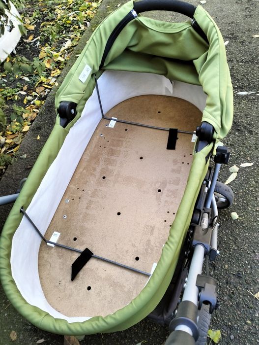 Ładny wózek dziecięcy Teutonia