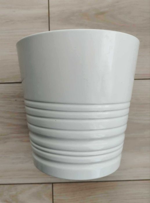 Biała doniczka (osłonka)- zestaw 2 szt