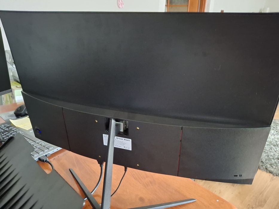 Monitor 27" Grear Voell uszkodzony