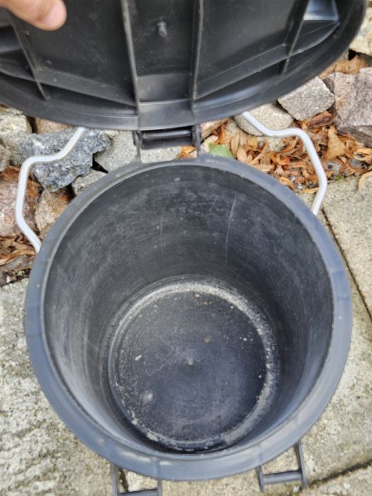 Pojemnik do ziarna z rączką, super wygodny i bardzo mocny