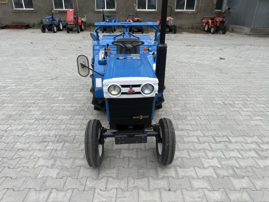 Японський трактор Mitsubishi D1550