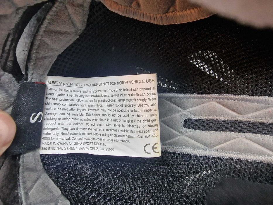 Kask snowboardowy narciarski Giro Encore hardshell czarny mat  Roz. S