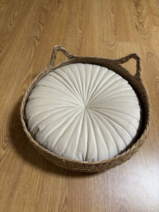 Лежанка для маленьких тваринок із ротангу 40х12 із подушкою фірми Jysk