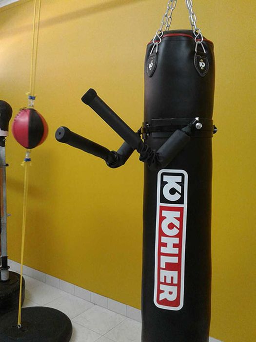 saco de boxe -braços humanos para defesa pessoal