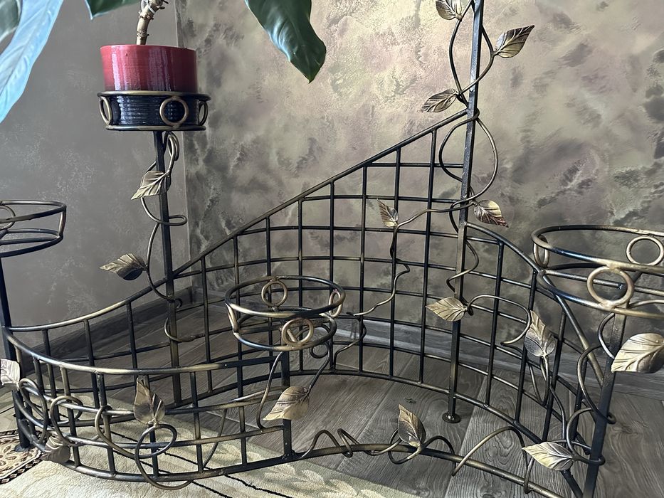 Кована підставка для вазонів 2 шт