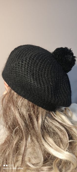 Czapka,beret wiosenny czarny.Obwód
