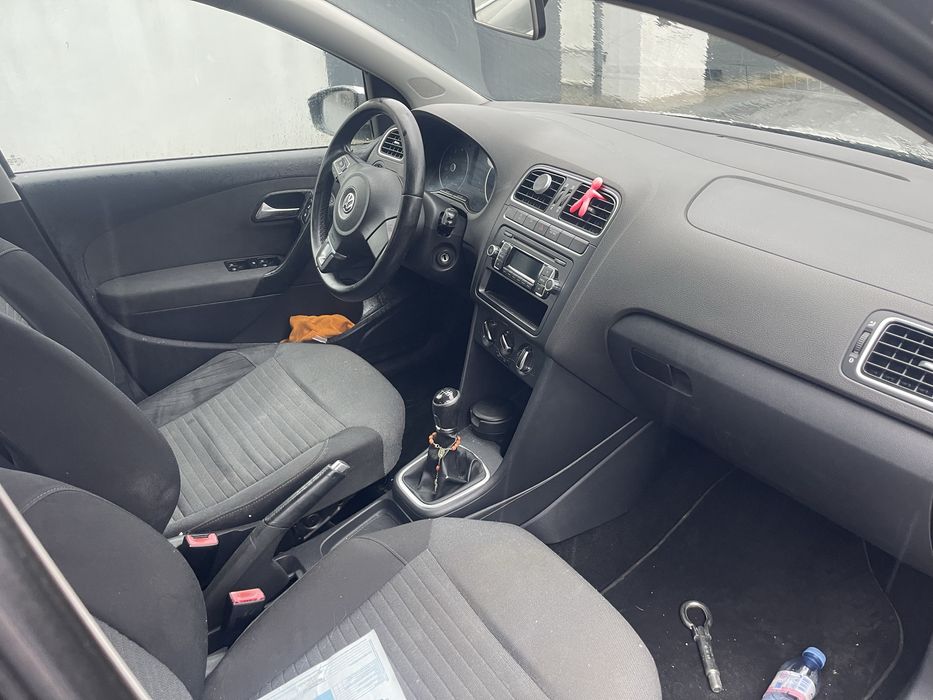 Selling VW Polo 1200