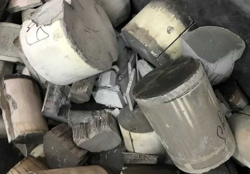 Прийом каталізаторів сажевий катализатор продати куплю, сдать РІВНЕ