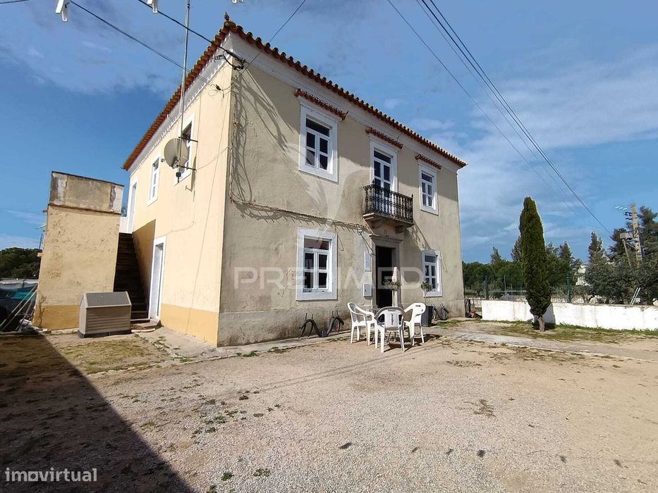 Excelente Moradia T5 com Possibilidade de Dois Apartamentos e Espaç...