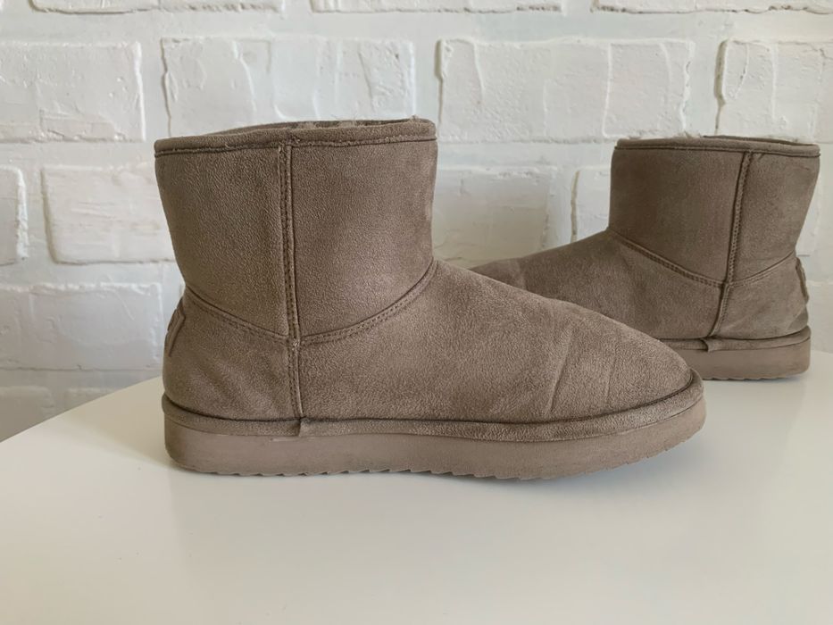 Женские замшевые зимние Угги (Ugg) от PULL & BEAR - 36р. 23 см.
