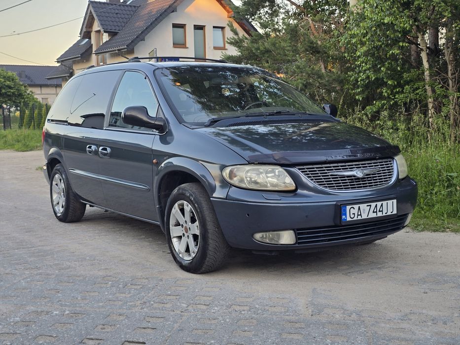 Chrysler Voyager 2003 photo 2