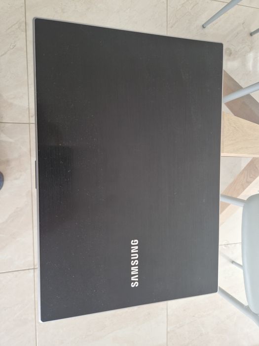 Samsung  NP300V3A   Core  i5
