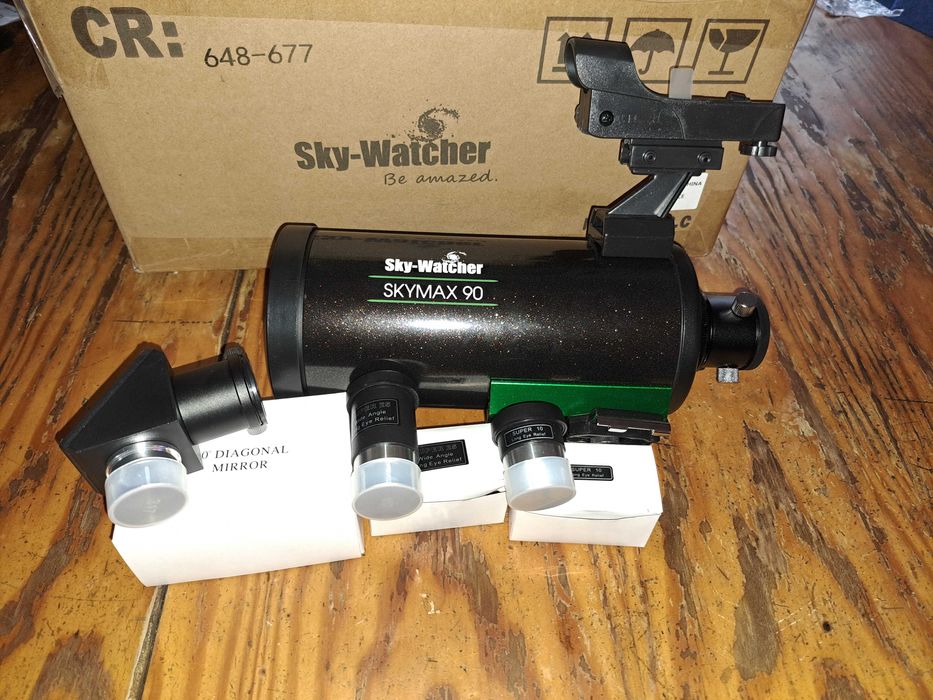 Tubo Maksutov-Cassegrain  MAK 90 da SkyWatcher + Prisma Inversor 45º