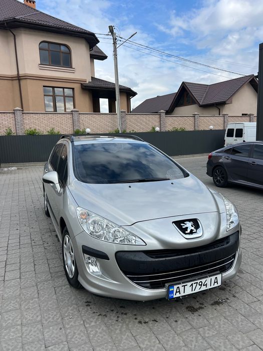 Автомобіль Peugeot 308