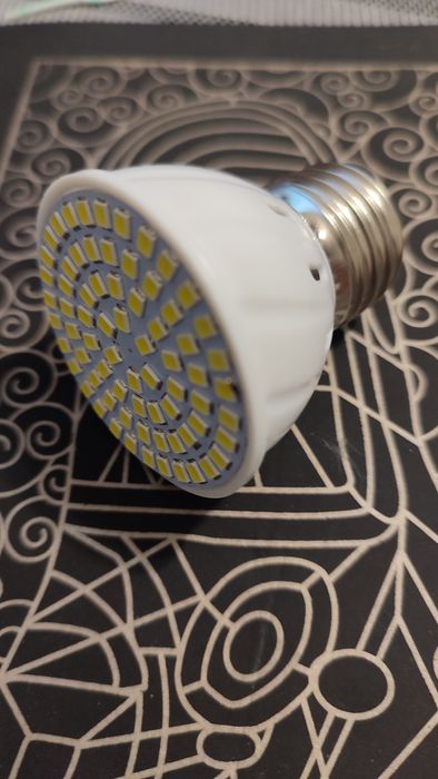Lampada led E27 8w
