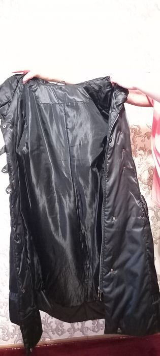 Отдам Пальто чёрное с капюшоном (отстёгивается)