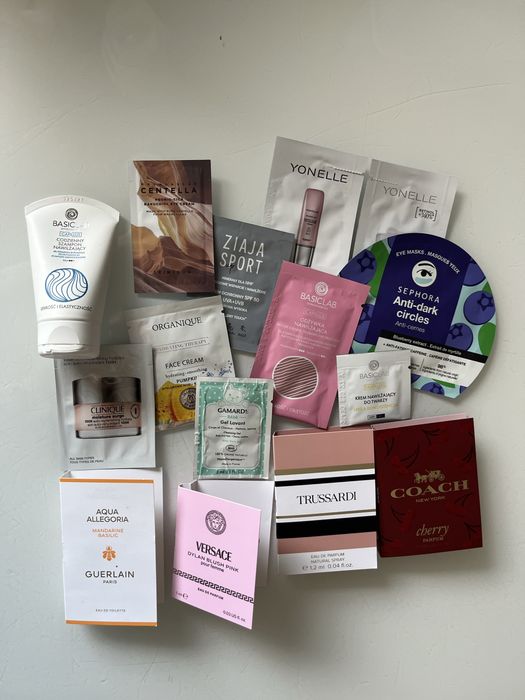 Zestaw kosmetyków, perfumy, kremy , serum , szampon