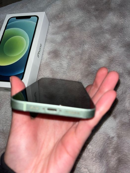 Telefon iPhone 12