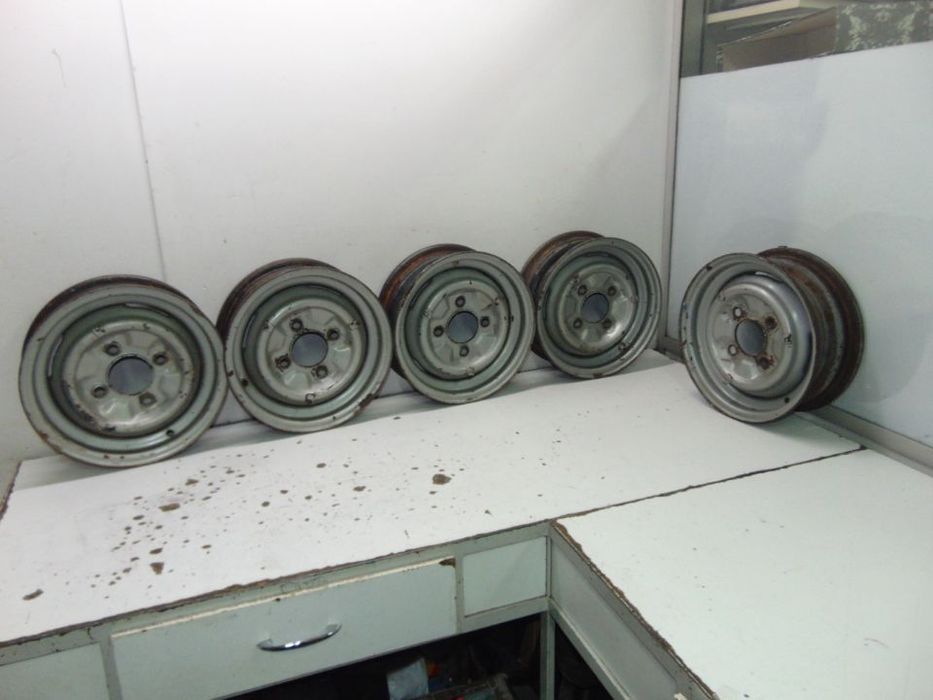Datsun 1200 jantes " nova de stock antigo