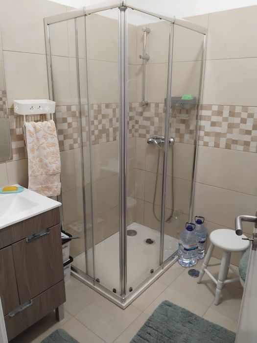 Alugo quarto Póvoa st Adrião