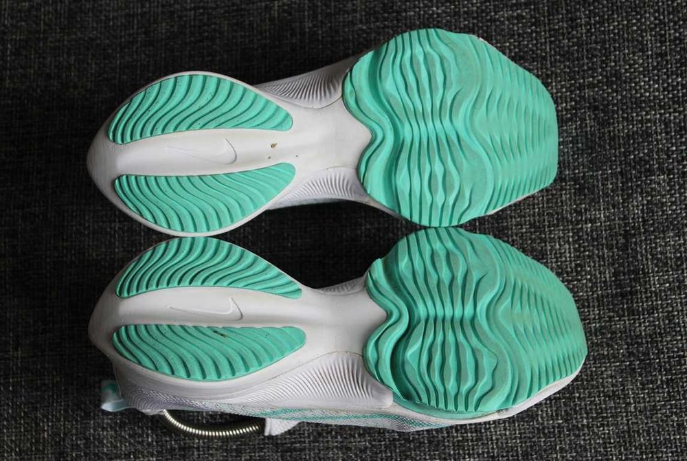 Кросівки Nike Air Zoom Tempo Next% Оригінал 40.5р
