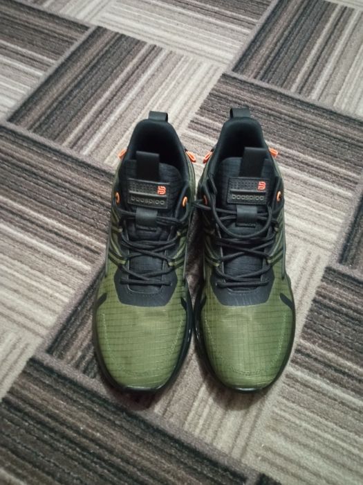 Кросівки демисезонні!