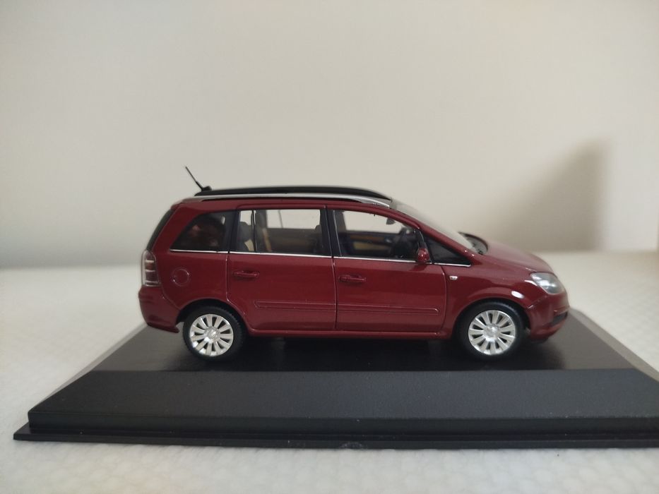 Miniatura Opel Zafira 1/43 Nova