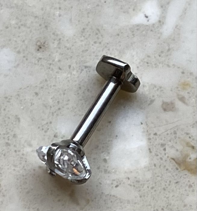 Unisex labret serce 6 mm 16 G kolczyk piercing Tytan