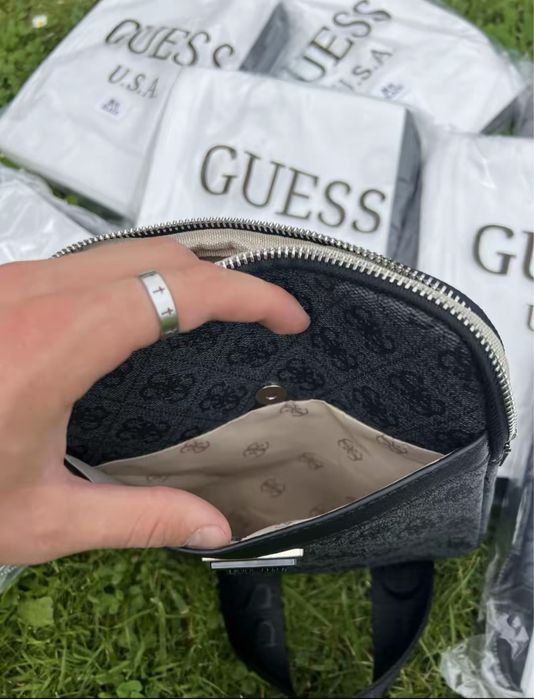 Чоловіча сумочка Guess