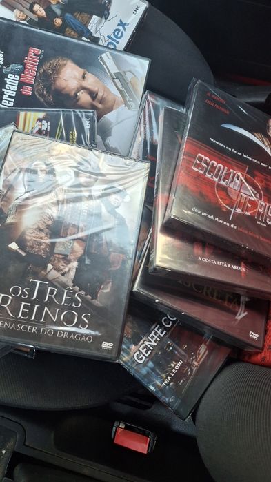 Lote 30 dvds quase todos selados