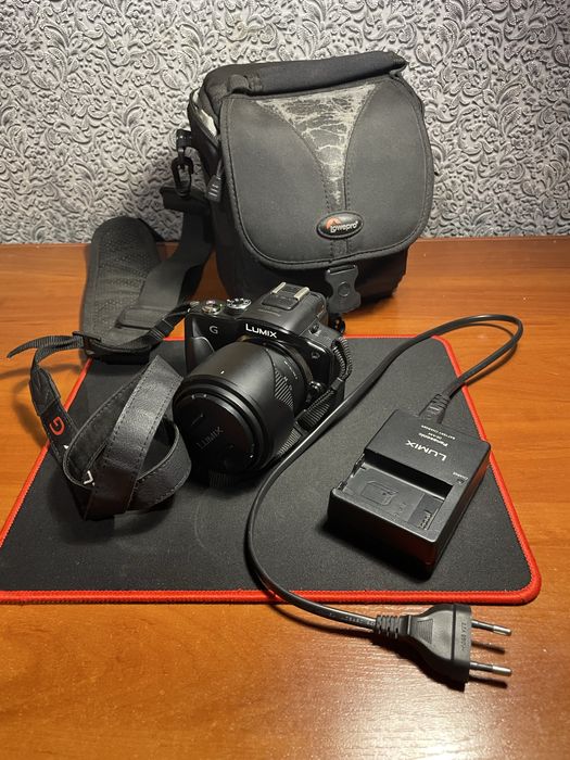 Panasonic Lumix G3 (16 Мп, Full HD)
