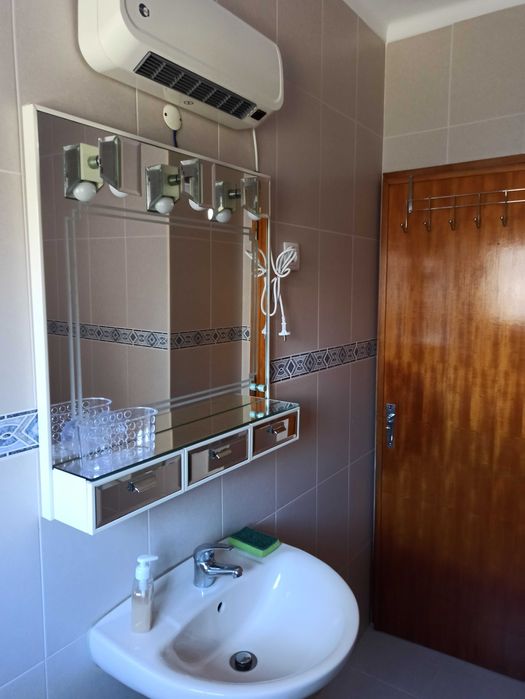 Quarto para aluguar com casa de banho privativa - Alcabideche