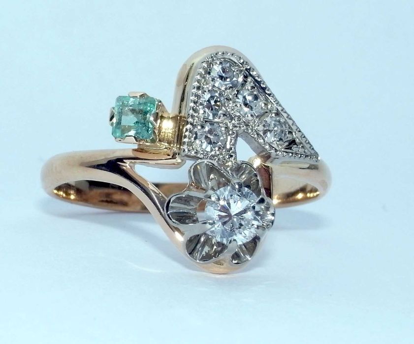 Кольцо золотое с бриллиантами и изумрудом СССР р.17.5