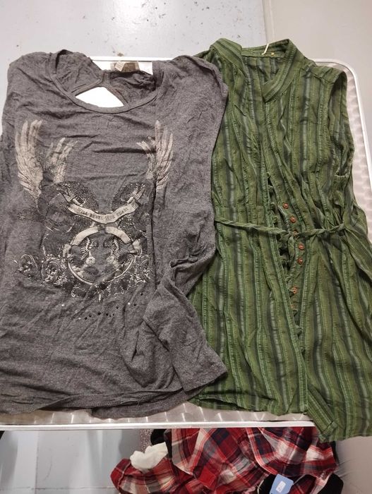 Roupa de sra tam. M em lotes e bom estado