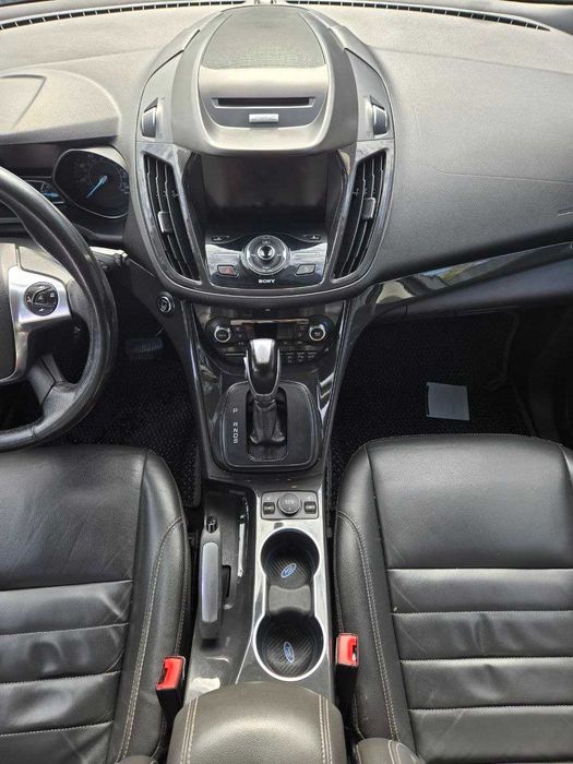 Продам Ford Escape Titanium 2.0 EcoBoost (2015)
