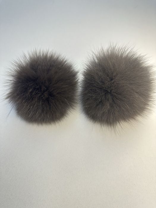 Помпони хутряні з песця зі спинки