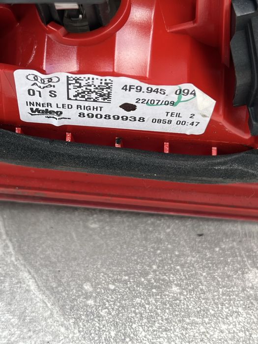 Стоп Сигнал Audi A6 C6 Задні Фари В Ляду Універсал 4F9945093B Рестайл