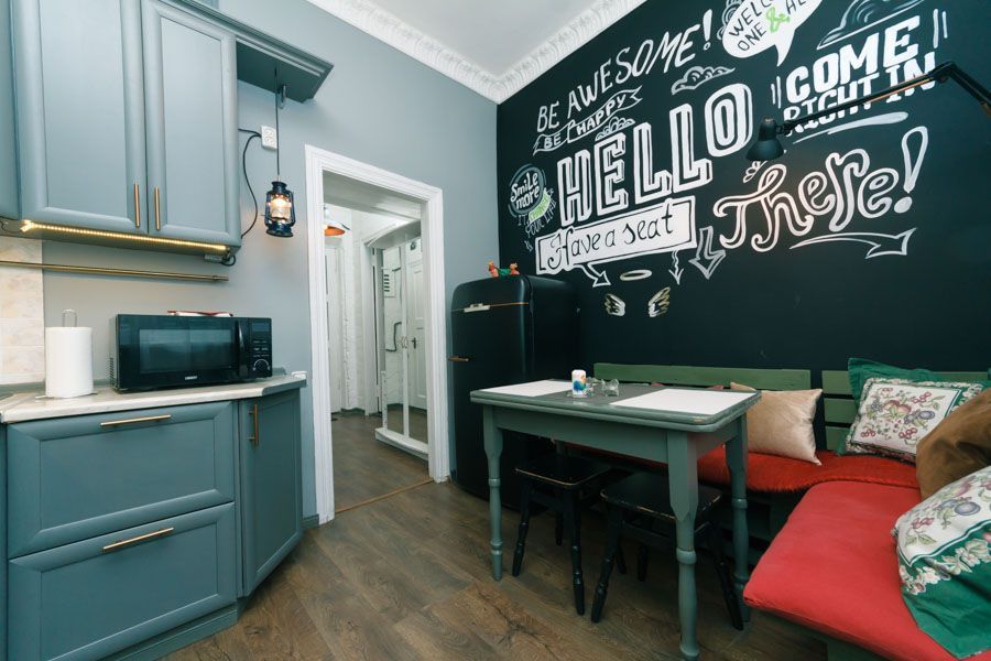 Пешком метро "Шулявская". ул. М.Брайчевського 9. Квартира  интересная.