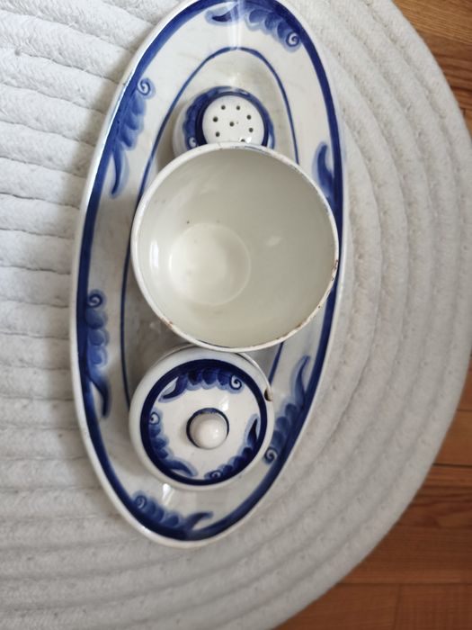 Набор посуды, Буды