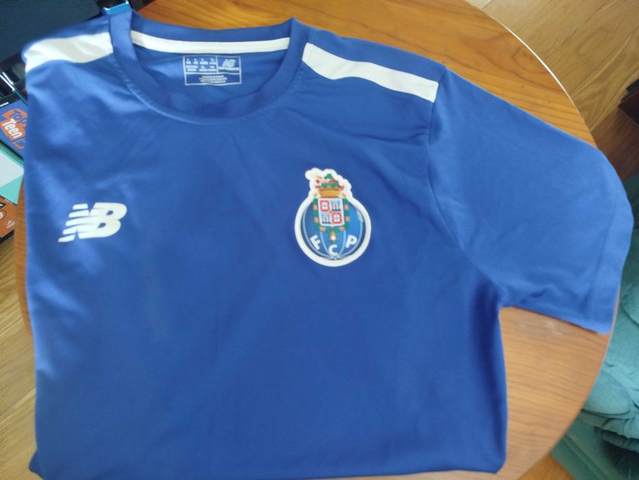 Roupa do FCP original a partir de 2 euros