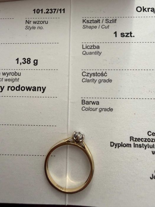 pierścionek zaręczynowy zloto