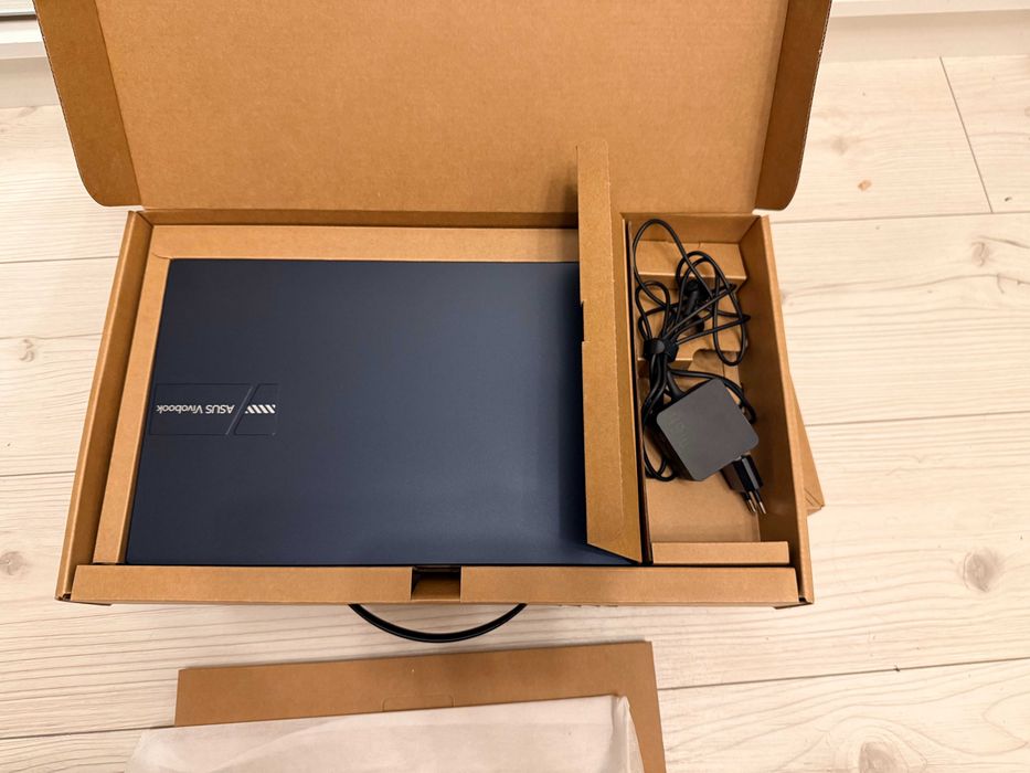 ASUS Vivobook 14 X1404 – Stan jak nowy! 16 GB RAM / 1 TB SSD