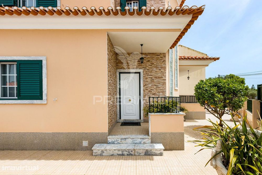 T3 Detached House with Outdoor Area in Porto Alto