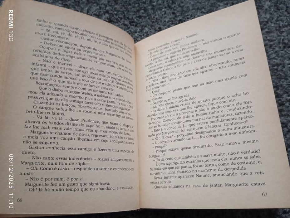 Livro " A dama das camélias"