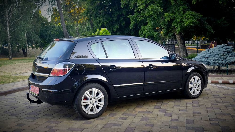 Opel Astra 2009р шкіра 1,6 бензин Без підкрасів Розмитнена Ідельний стан!