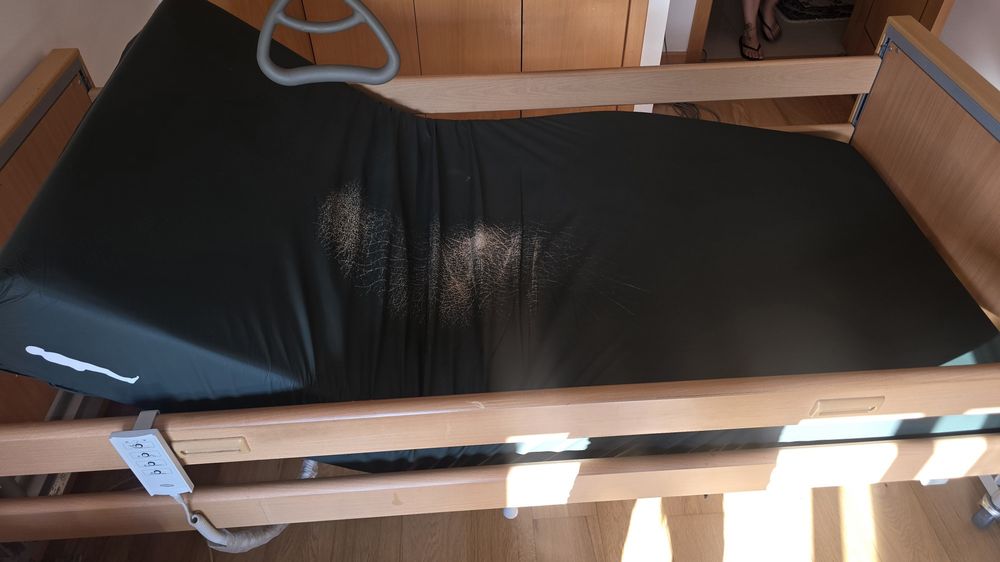 Cama articolada para idosos